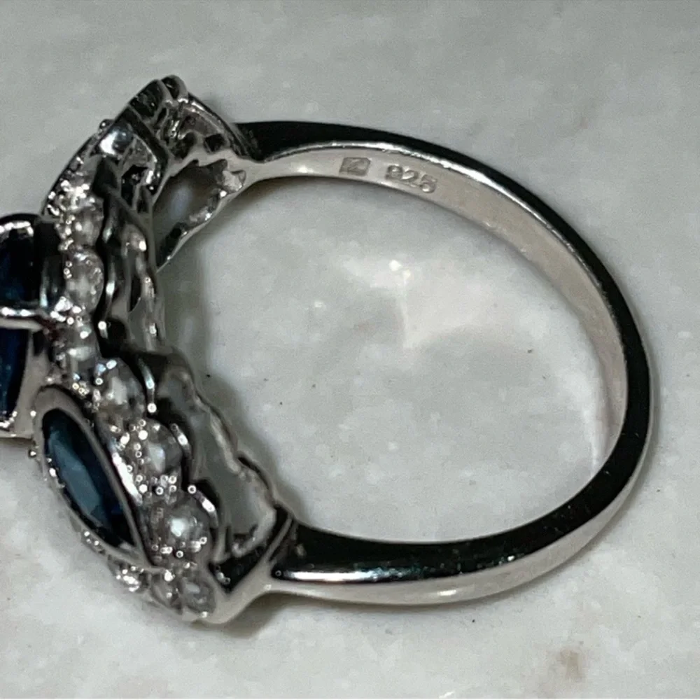 Vintage BLUE TOPAZ 2.00CT WHITE TOPAZ 1.20CTW STERLING SILVER 3- STONE Ring